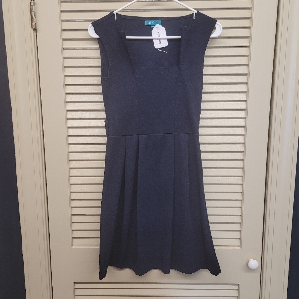 Vfish navy blue dress size xs missing belt